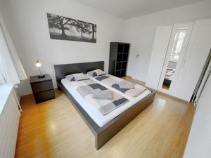 19017669-Ferienwohnung-4-Zürich-300x225-5