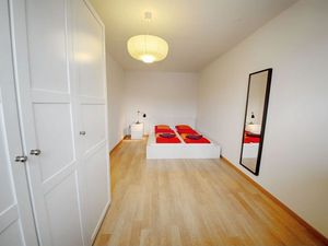 19017678-Ferienwohnung-4-Zürich-300x225-5