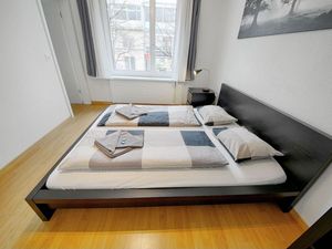 19017684-Ferienwohnung-4-Zürich-300x225-1