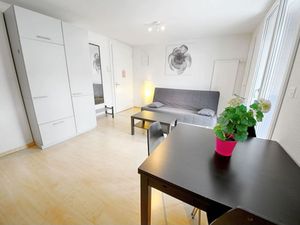 19017690-Ferienwohnung-4-Zürich-300x225-5