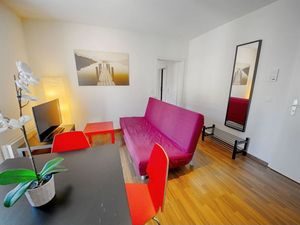 19017699-Ferienwohnung-4-Zürich-300x225-0