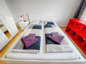 19037203-Ferienwohnung-4-Zürich-300x225-1