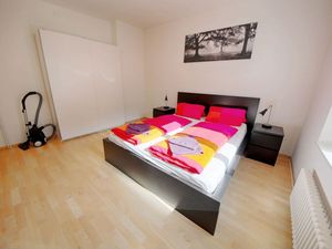 21945687-Ferienwohnung-4-Zürich-300x225-5