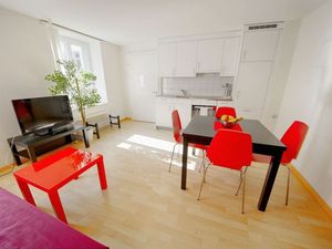 21945687-Ferienwohnung-4-Zürich-300x225-4