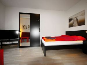 21945691-Ferienwohnung-2-Zürich-300x225-1