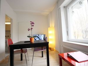 21945699-Ferienwohnung-4-Zürich-300x225-1