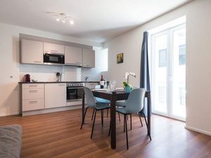 21945731-Ferienwohnung-4-Zürich-300x225-3