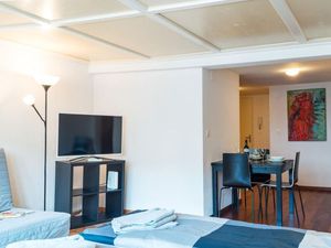 21945689-Ferienwohnung-3-Zürich-300x225-5