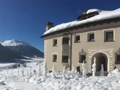 Chesa Larschigna EingangsbereichIm Winter