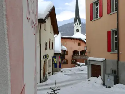 Eingang zum Volg // Einkaufmöglichkeit 20 Meter