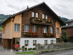 23842935-Ferienwohnung-4-Zweisimmen-300x225-0