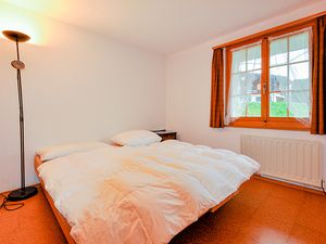 23961543-Ferienwohnung-3-Zweisimmen-300x225-4