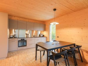 23862042-Ferienwohnung-4-Zweisimmen-300x225-2