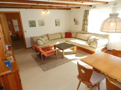 Wohn-/Esszimmer (1)