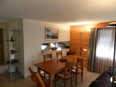Wohn-/Esszimmer (1)