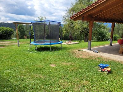 Spielplatz überdacht