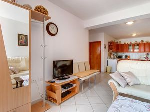 23744232-Ferienwohnung-5-Ćunski-300x225-5