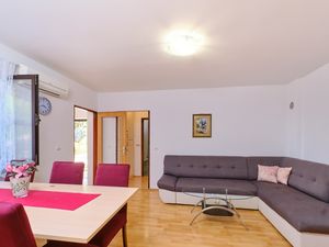 18956317-Ferienwohnung-5-Ćunski-300x225-2