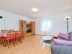 23929943-Ferienwohnung-4-Ćunski-300x225-2