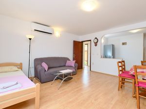 23929943-Ferienwohnung-4-Ćunski-300x225-3