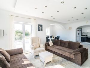 23747548-Ferienwohnung-8-Čilipi-300x225-2