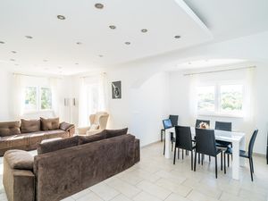 23747548-Ferienwohnung-8-Čilipi-300x225-3