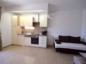 23778242-Ferienwohnung-5-Čižići-300x225-5