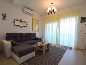 23527855-Ferienwohnung-3-Čižići-300x225-3