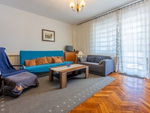 23945737-Ferienwohnung-6-Čižići-300x225-1