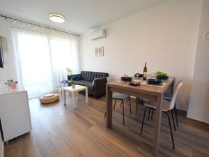 22082199-Ferienwohnung-4-Čižići-300x225-2