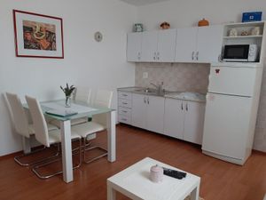 23932214-Ferienwohnung-5-Čižići-300x225-3