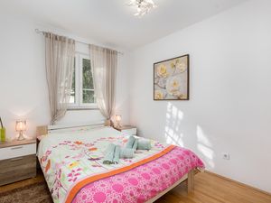 23732707-Ferienwohnung-5-Čižići-300x225-2