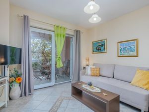 23736770-Ferienwohnung-4-Čižići-300x225-4