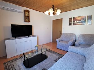 23348593-Ferienwohnung-5-Čižići-300x225-1