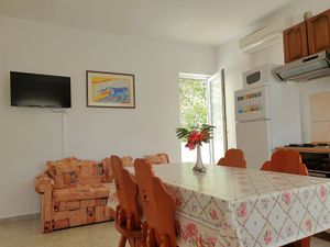 23362967-Ferienwohnung-4-Čižići-300x225-2