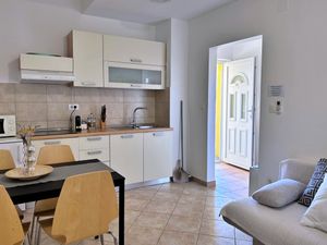 23947995-Ferienwohnung-4-Čižići-300x225-4