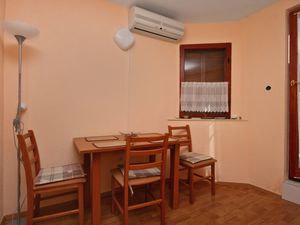 23928514-Ferienwohnung-4-Čižići-300x225-2