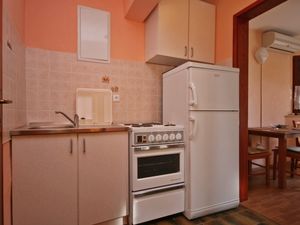 23928514-Ferienwohnung-4-Čižići-300x225-3