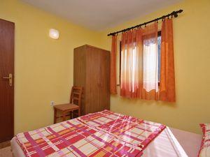 23928514-Ferienwohnung-4-Čižići-300x225-5