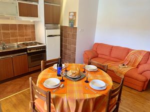 23934064-Ferienwohnung-4-Čižići-300x225-2