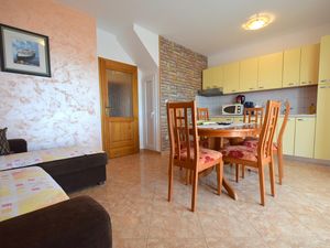 23934278-Ferienwohnung-6-Čižići-300x225-2