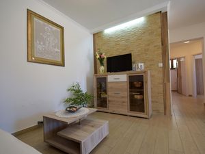 23934279-Ferienwohnung-5-Čižići-300x225-2