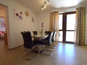 23934279-Ferienwohnung-5-Čižići-300x225-4