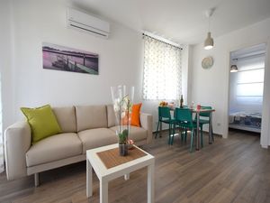 23934308-Ferienwohnung-4-Čižići-300x225-3