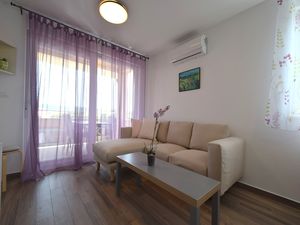 23934309-Ferienwohnung-4-Čižići-300x225-2