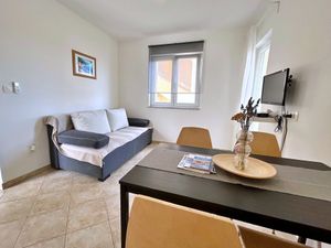 23947988-Ferienwohnung-4-Čižići-300x225-1