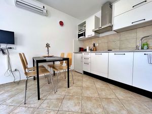 23947988-Ferienwohnung-4-Čižići-300x225-2