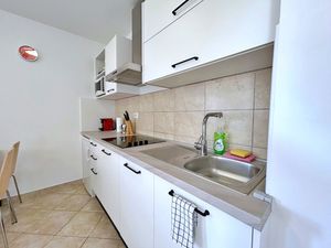 23947988-Ferienwohnung-4-Čižići-300x225-5