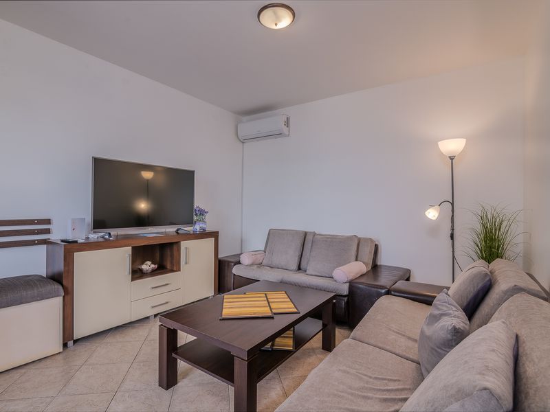 23934328-Ferienwohnung-4-Čižići-800x600-1