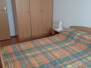 23932214-Ferienwohnung-6-Čižići-300x225-5